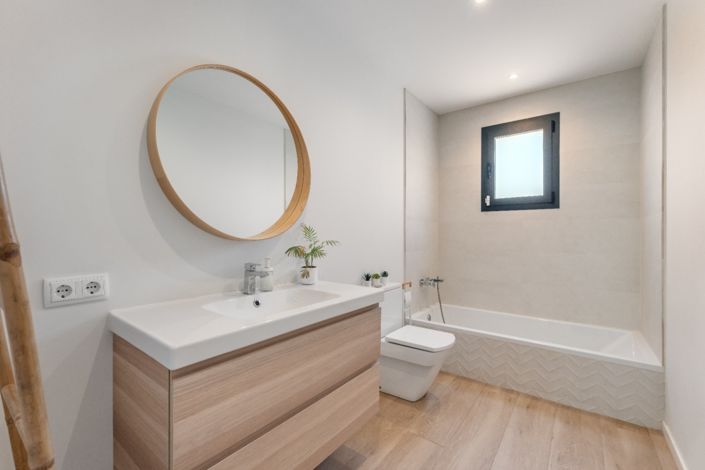 Image No.10-3 Bed Villa for sale