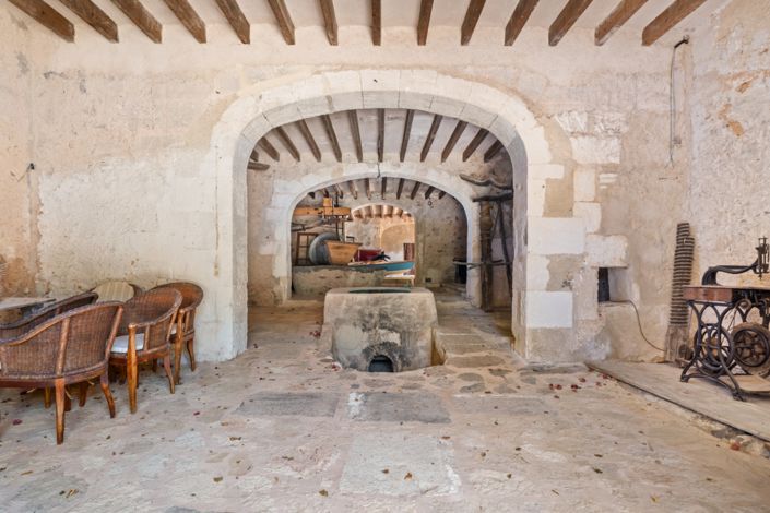 Image No.21-7 Bed Property for sale