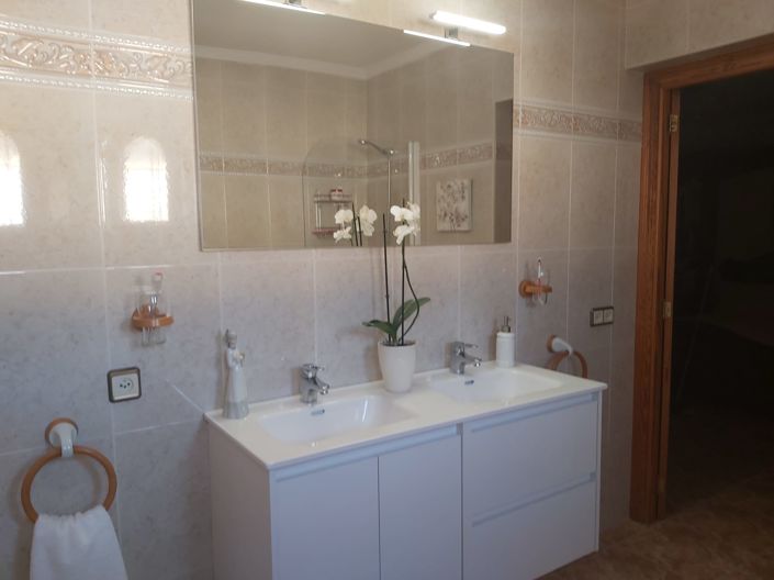 Image No.8-3 Bed Villa for sale