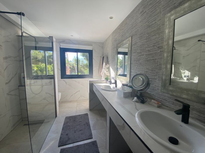 Image No.15-4 Bed Villa for sale