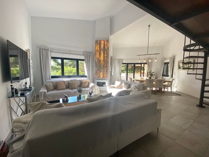 Image No.4-4 Bed Villa for sale