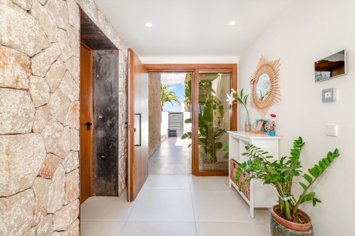 Image No.3-4 Bed Villa for sale