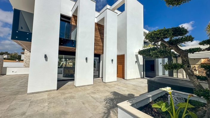 Image No.22-4 Bed Villa for sale