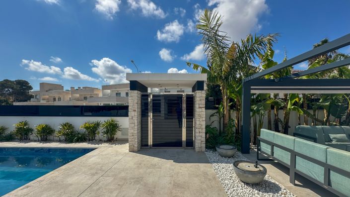 Image No.9-4 Bed Villa for sale