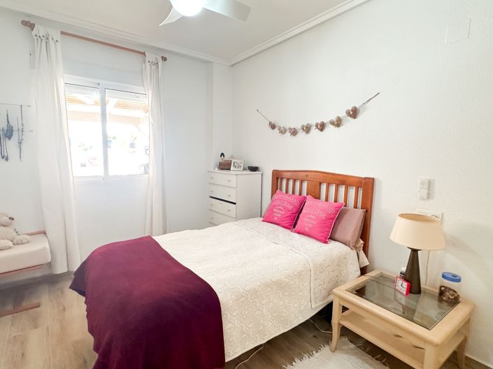 Image No.13-2 Bed Property for sale