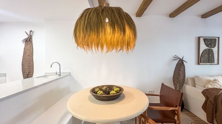 Image No.12-2 Bed Property for sale