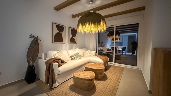 Image No.14-2 Bed Property for sale