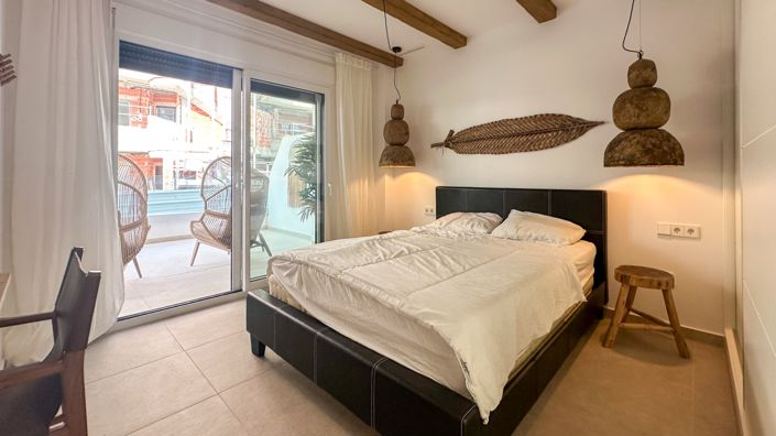 Image No.18-2 Bed Property for sale