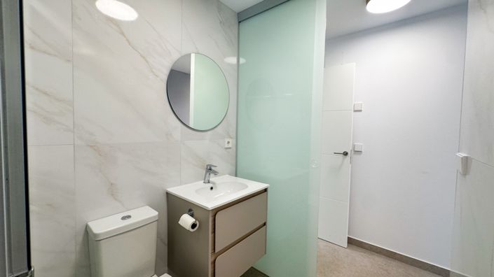 Image No.22-2 Bed Property for sale