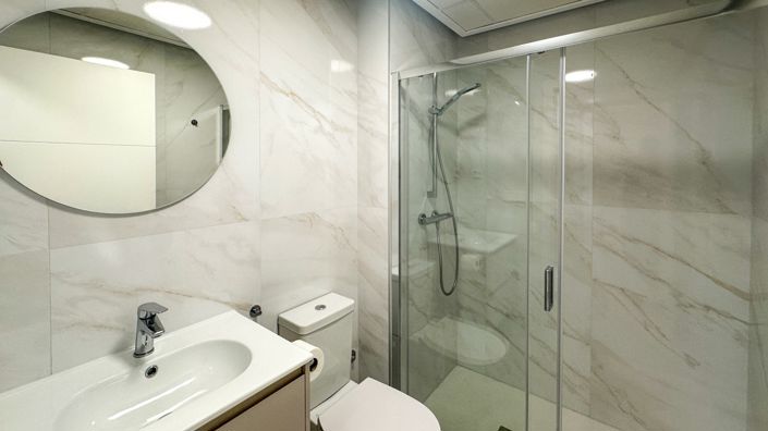 Image No.28-2 Bed Property for sale