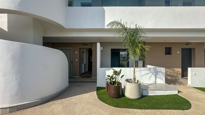 Image No.6-2 Bed Property for sale