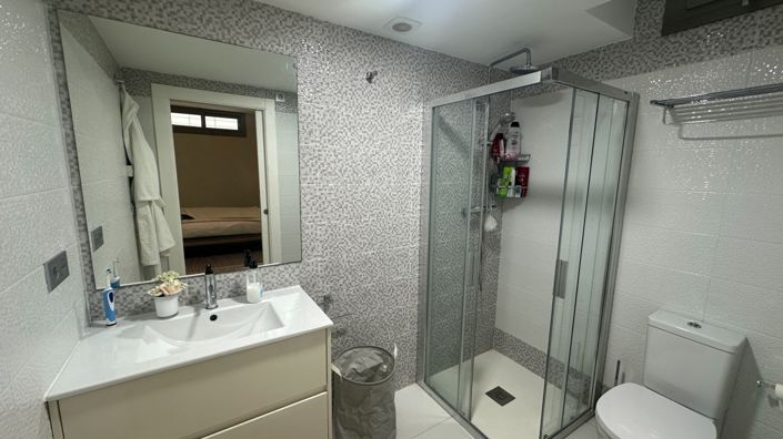 Image No.30-2 Bed Property for sale