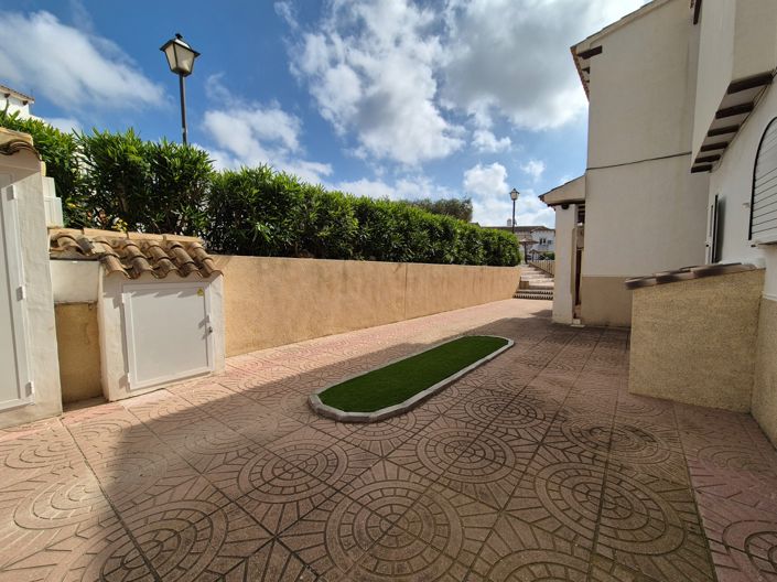 Image No.28-1 Bed Property for sale