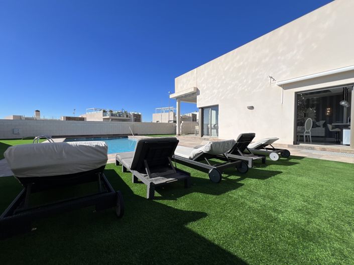 Image No.38-5 Bed Villa for sale