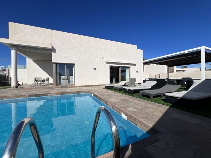 Image No.40-5 Bed Villa for sale