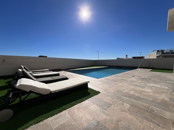Image No.48-5 Bed Villa for sale