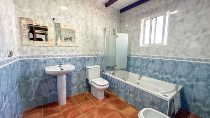 Image No.26-3 Bed Townhouse for sale