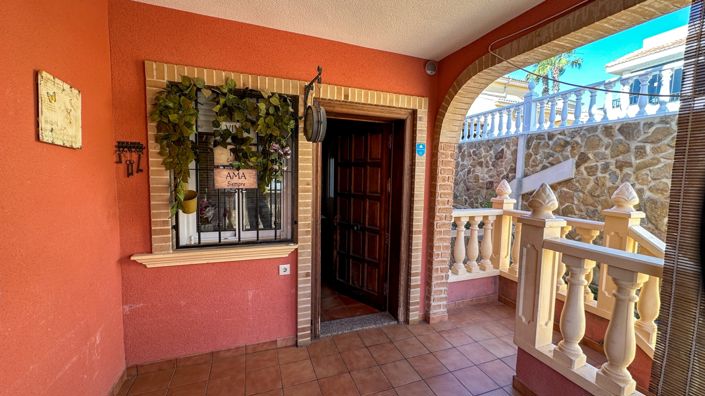 Image No.29-3 Bed Townhouse for sale