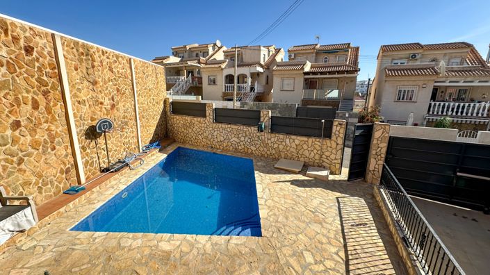 Image No.44-3 Bed Townhouse for sale
