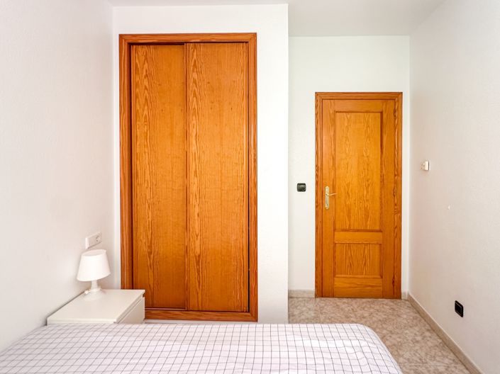 Image No.19-2 Bed Property for sale
