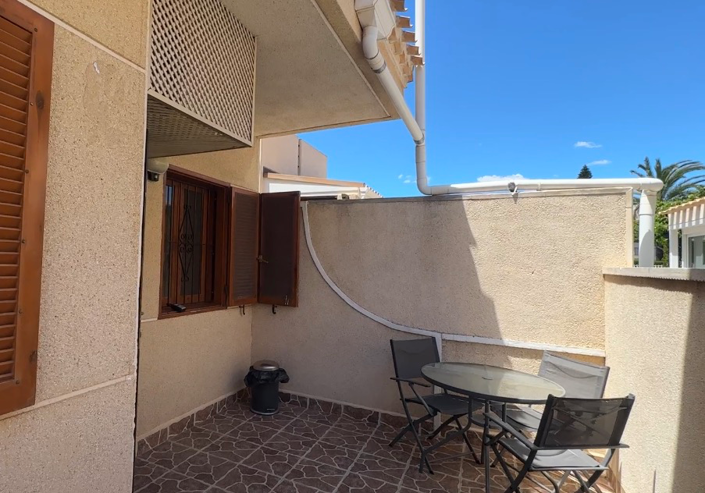 Image No.28-2 Bed Property for sale