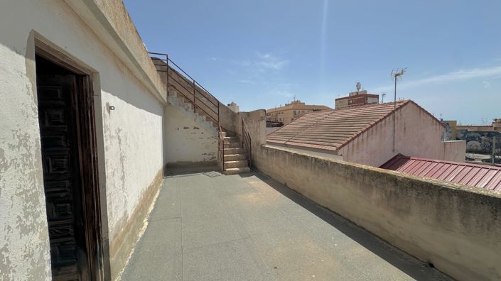 Image No.39-6 Bed Property for sale