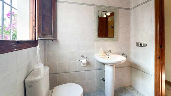 Image No.35-4 Bed Villa for sale