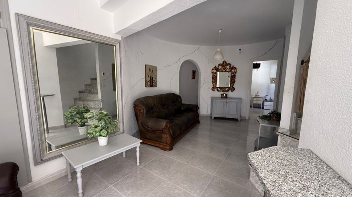 Image No.26-6 Bed Villa for sale