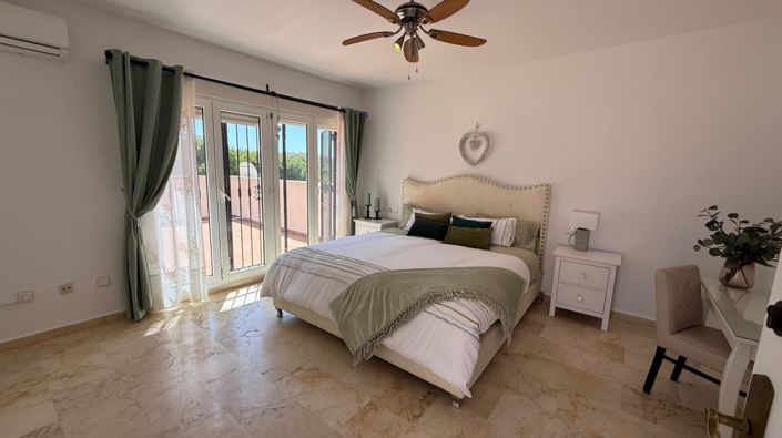 Image No.22-4 Bed Villa for sale