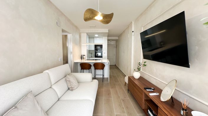 Image No.10-2 Bed Property for sale