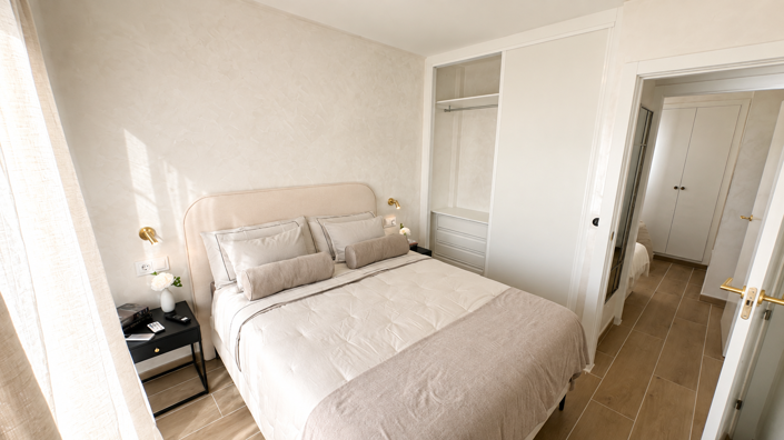 Image No.14-2 Bed Property for sale