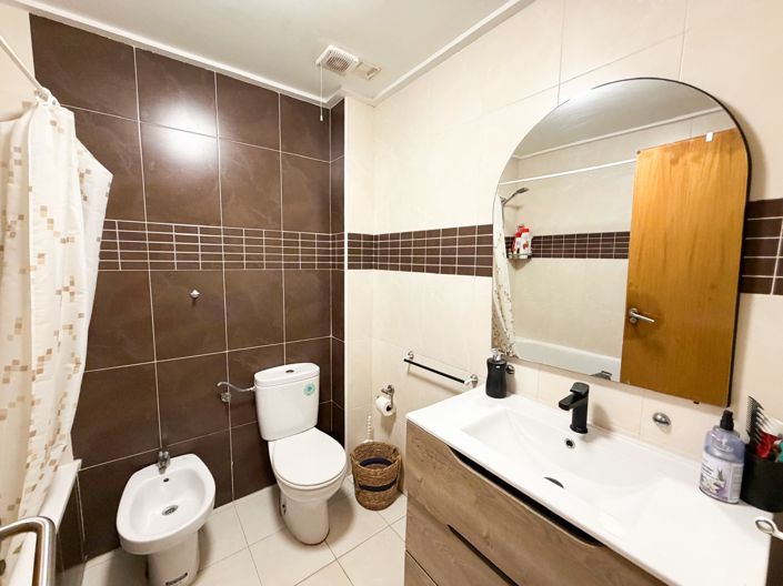 Image No.24-3 Bed Property for sale