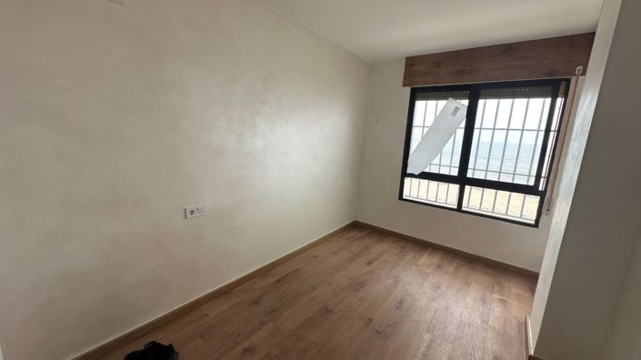 Image No.11-2 Bed Property for sale