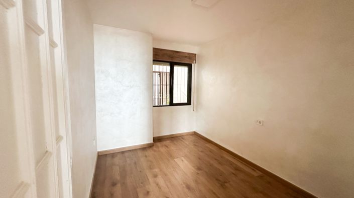 Image No.8-2 Bed Property for sale