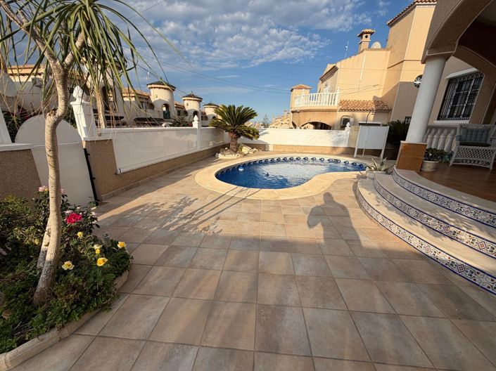 Image No.28-3 Bed Villa for sale