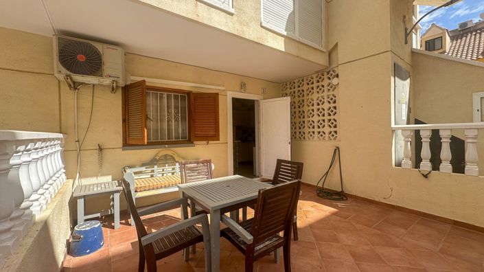 Image No.27-2 Bed Property for sale