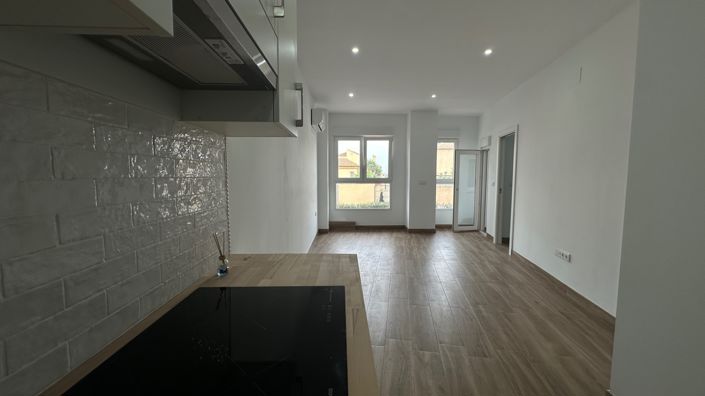 Image No.3-1 Bed Property for sale