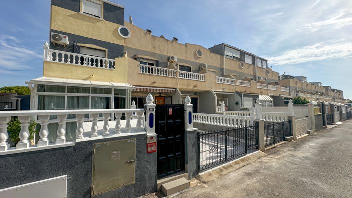 Image No.35-2 Bed Townhouse for sale