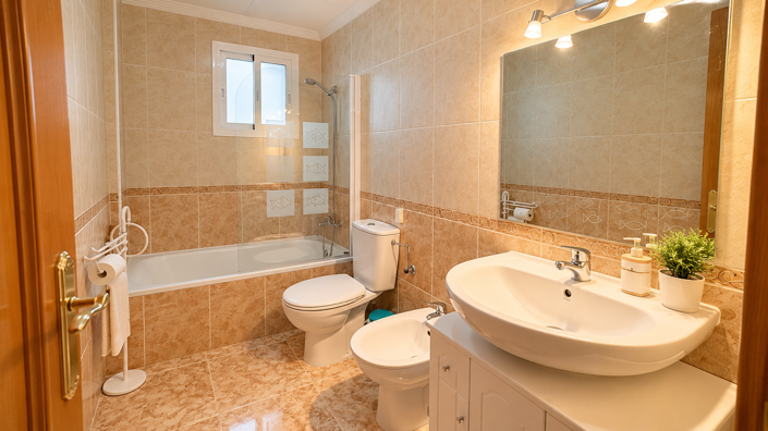 Image No.10-2 Bed Bungalow for sale