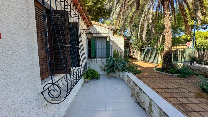 Image No.12-4 Bed Villa for sale