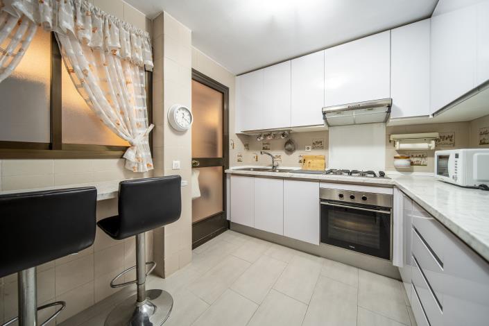 Image No.21-3 Bed Apartment for sale