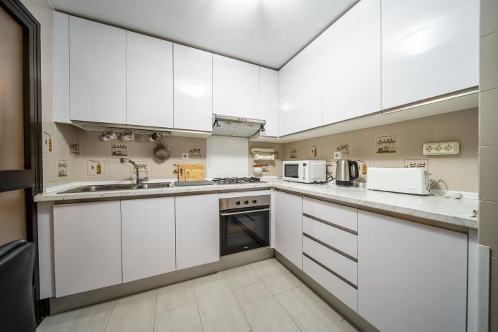 Image No.20-3 Bed Apartment for sale