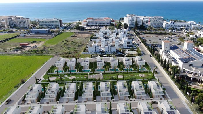 Image No.10-3 Bed Villa for sale