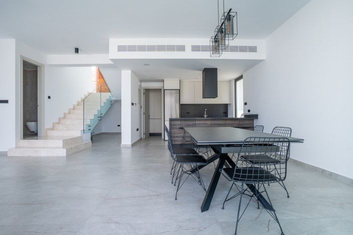 Image No.5-3 Bed Villa for sale