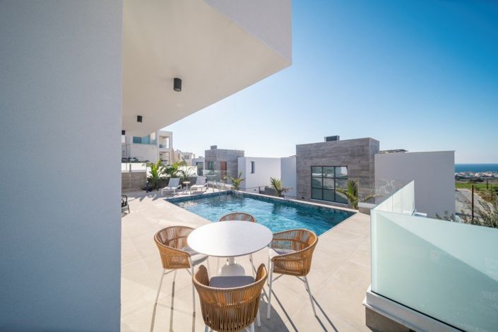 Image No.2-3 Bed Villa for sale