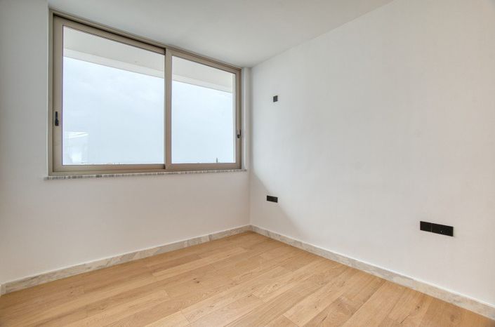 Image No.2-2 Bed House for sale