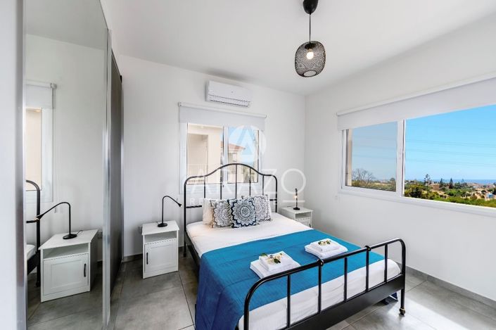 Image No.11-3 Bed Property for sale