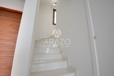 56984d57-c033-4543-b831-e50c7ad9be87