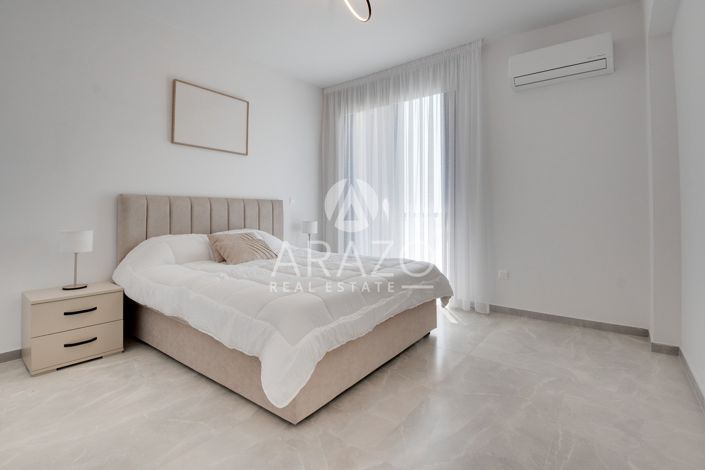 Image No.11-3 Bed Property for sale