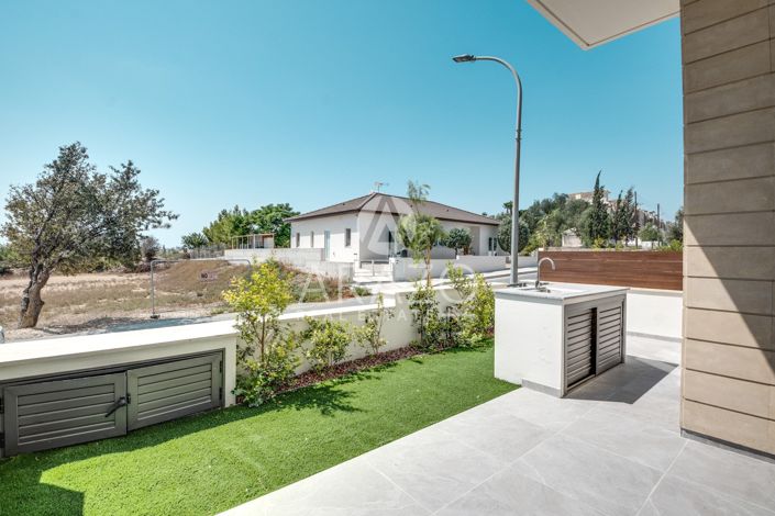 Image No.16-3 Bed Property for sale